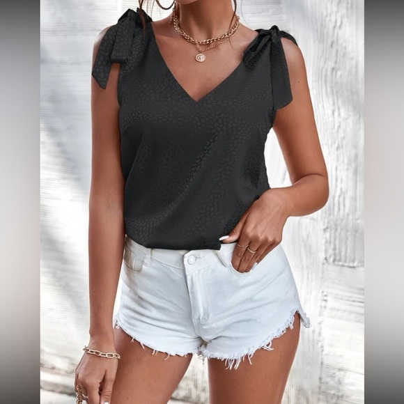 Boho Leopard Print Satin Sleeveless Blouse - Picture 5 of 16